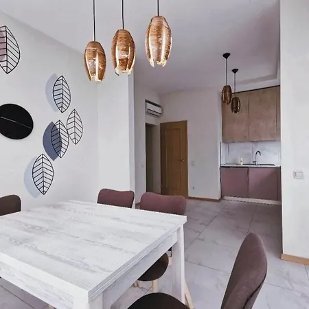 Уютные Апартаменты С Отличным Видом B&B * Lemesos